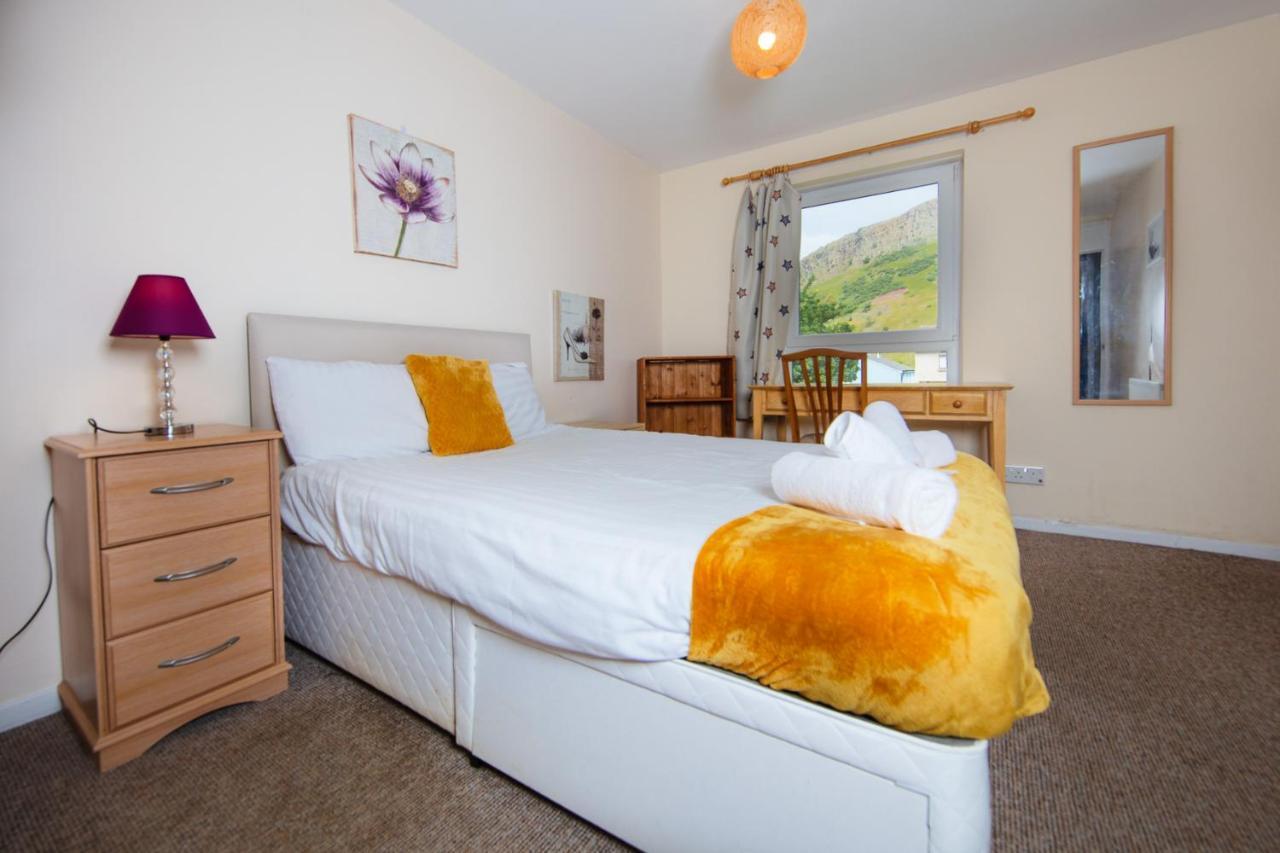 Fab Arthur Seat Views, Old Town Apartment Edimburgo Esterno foto