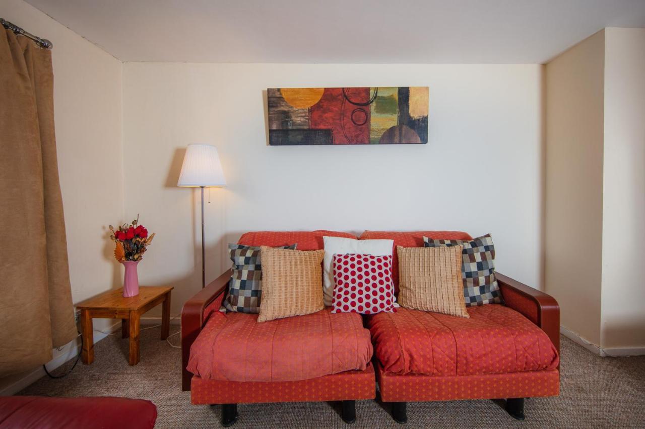 Fab Arthur Seat Views, Old Town Apartment Edimburgo Esterno foto