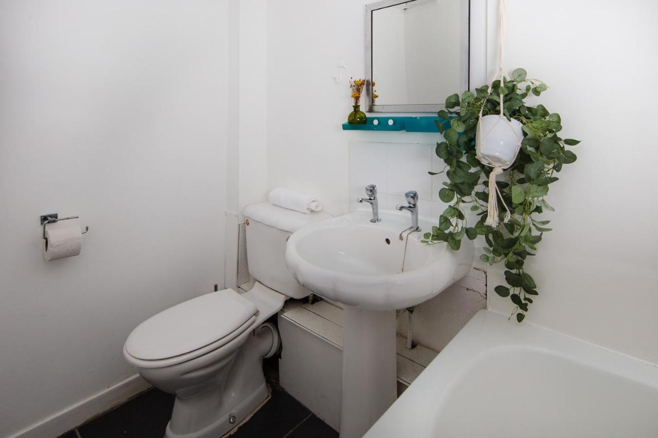 Fab Arthur Seat Views, Old Town Apartment Edimburgo Esterno foto